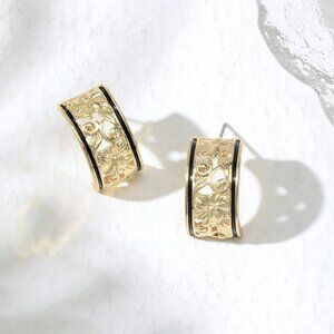 Hawaiian Hibiscus Heirloom Border style cuff earrings